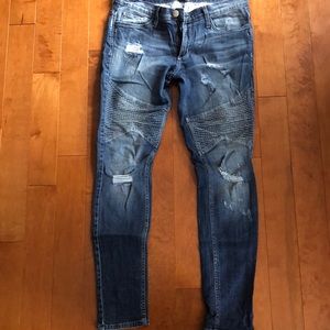 Moto skinnies with destruction